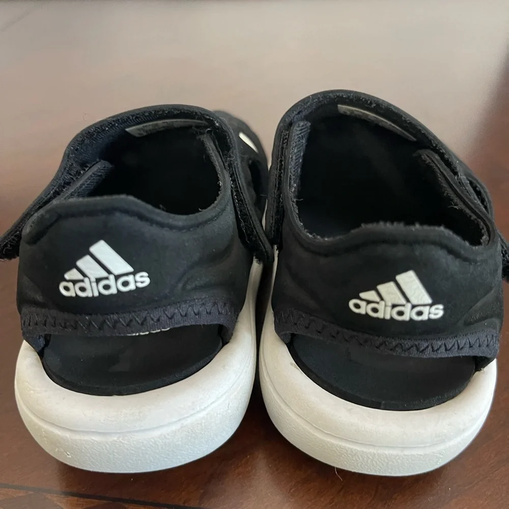 Adidas Kids Closed Toe Black & White, Water Sandals Size 7k with Velcro Closure